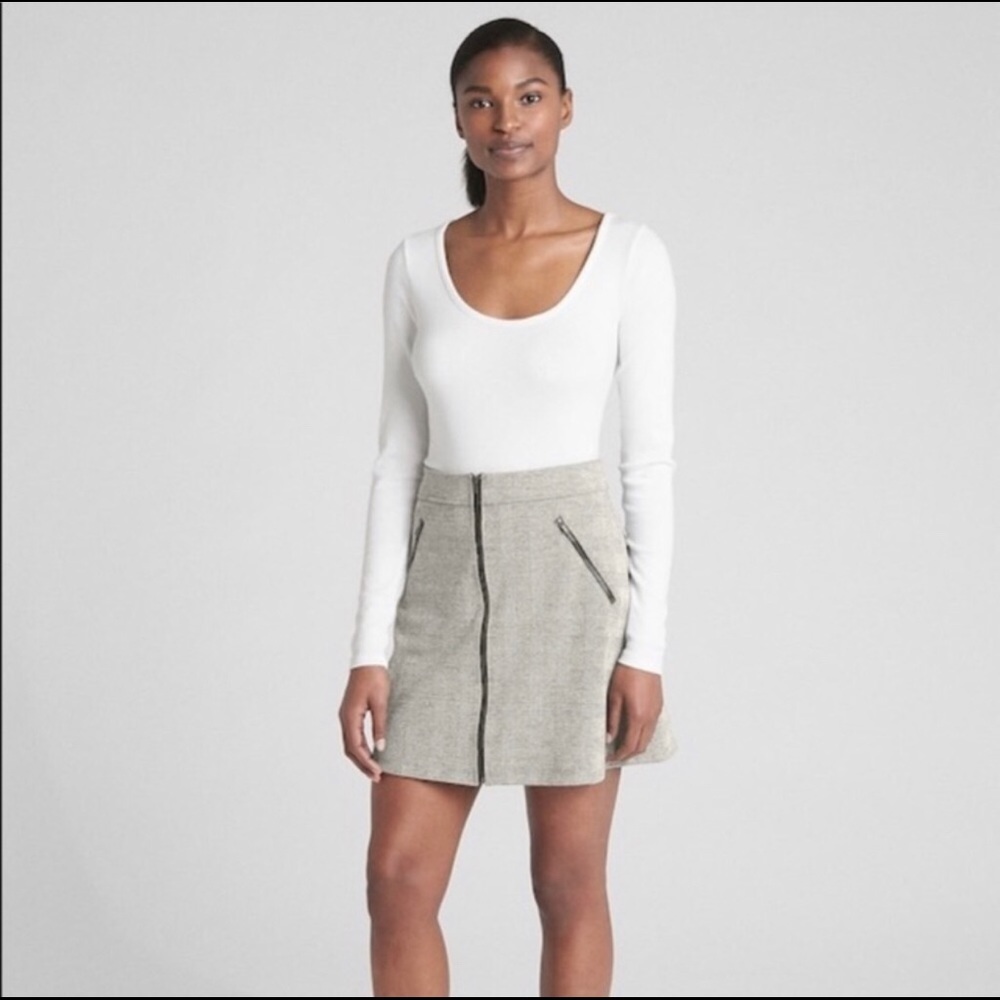 3/$20 Gap Plaid Zip Front Mini Skirt